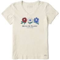 Life is Good Women's America the Beautiful Daisies Crusher Vee Short-Sleeve T-Shirt